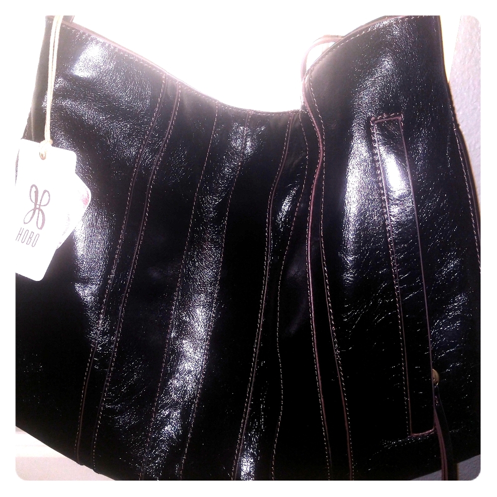 "Hobo" brand purse made with genuine leather!